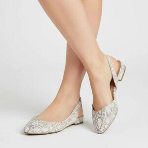 Jaclyn Smith Women's Marlo White Snake Print Slingback Flat Sandals Size 8M NWOT